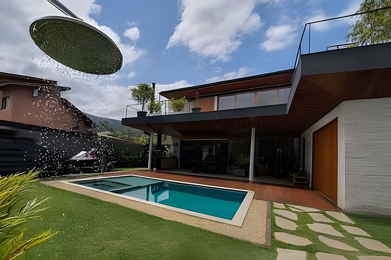 Casa Fiji Exclusive – 2 Suítes Master + 1 Tripla