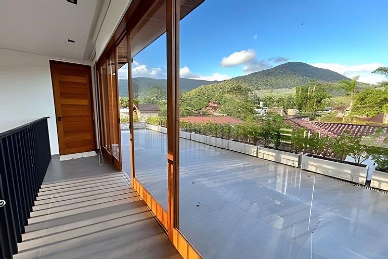 Casa Fiji Exclusive – 2 Suítes Master + 1 Tripla
