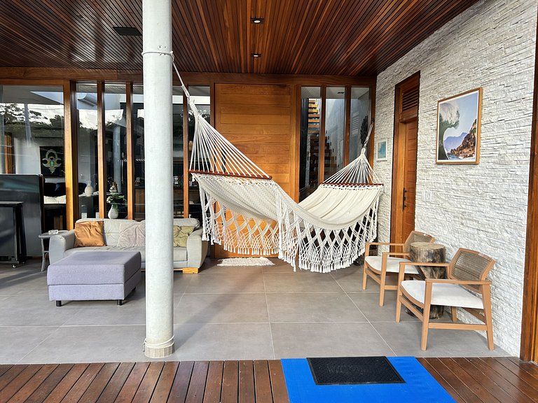 Casa Fiji Exclusive – 2 Suítes Master + 1 Tripla